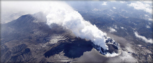 Japan shinmoedake volcano