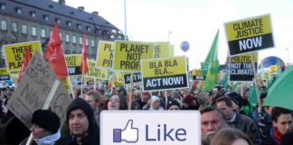 Facebook Like environment protest
