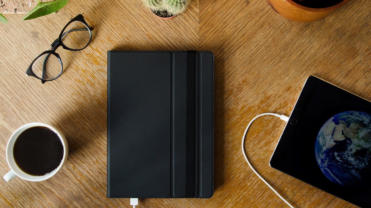 solartab charging iPad on table