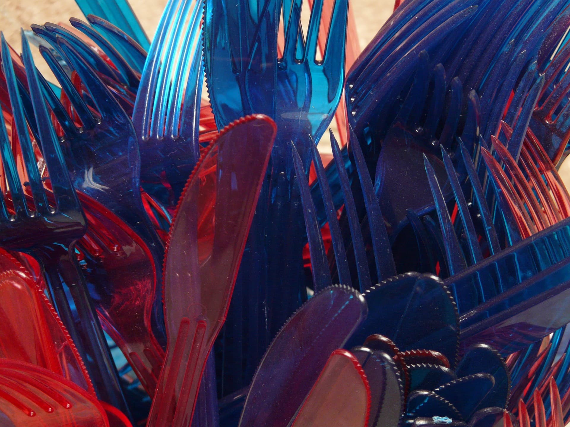 Plastic cutlery