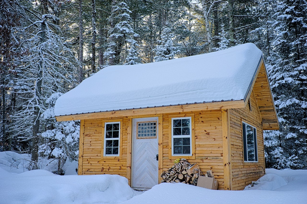 https://greenerideal.com/wp-content/uploads/2017/10/tiny-house-1.jpg