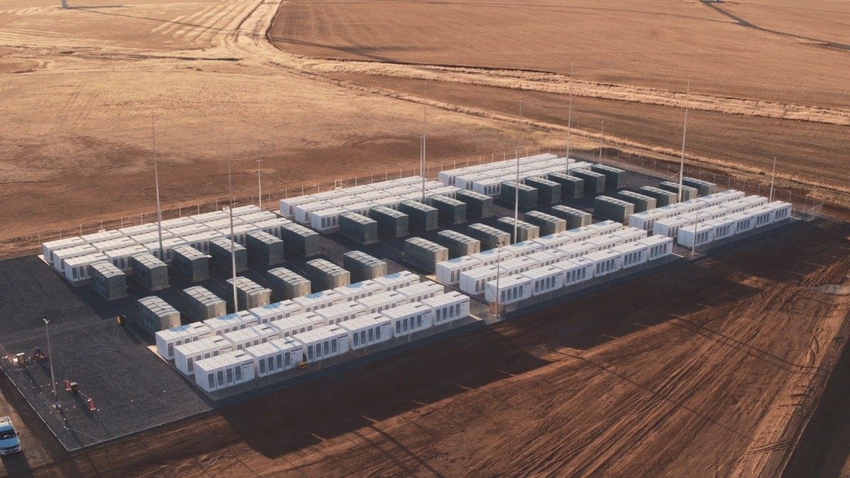 Tesla Neoen solar plant in Australia