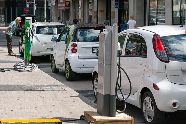 sweden-unveils-road-that-recharges-electric-vehicles