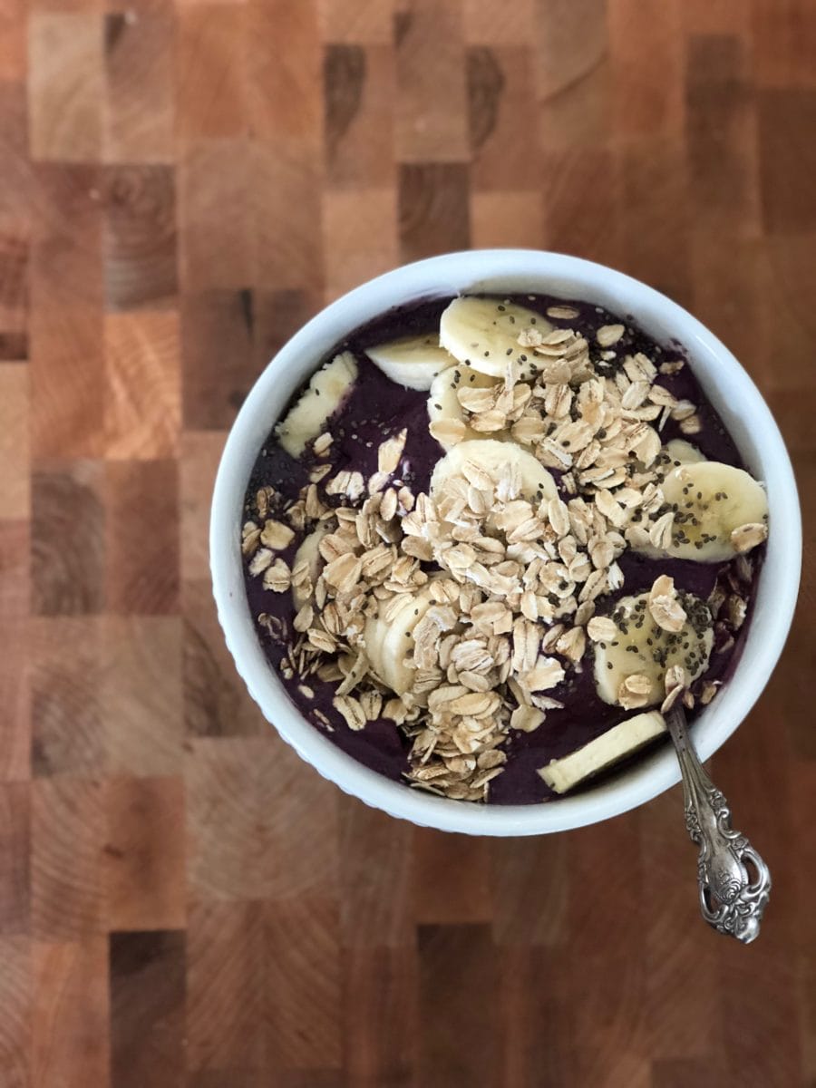 blueberry pie smoothie bowl from above