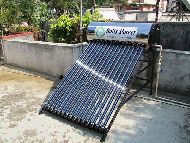 https://greenerideal.com/wp-content/uploads/2020/10/solar-water-heating-1.jpg