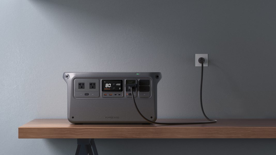 DJI power 1000 plugged into wall