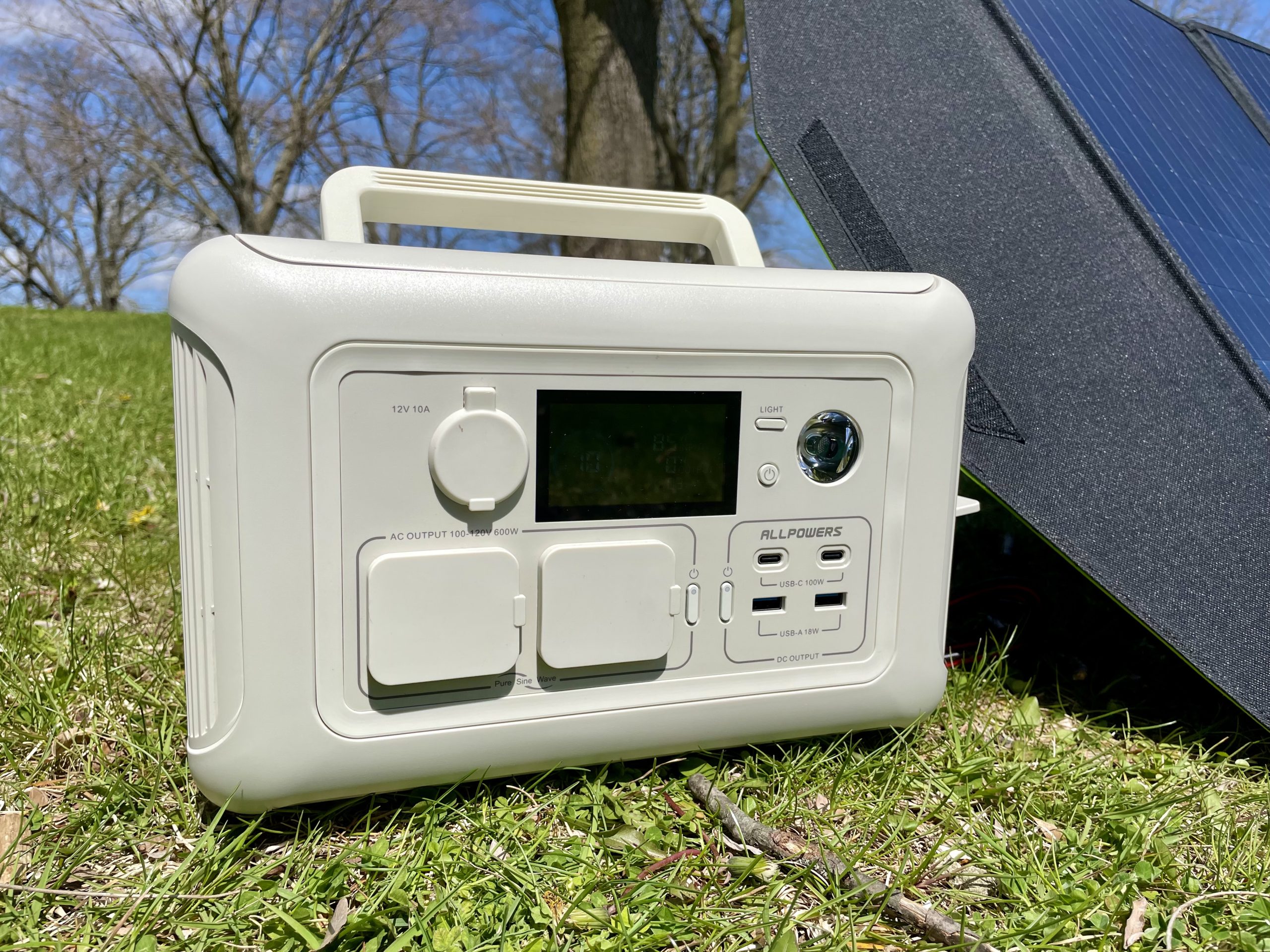 ALLPOWERS R600 portable power station with solar panels